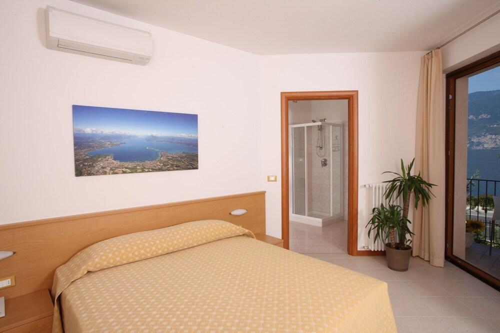 June Stay Lake Garda 브렌조네 술 가르다 외부 사진