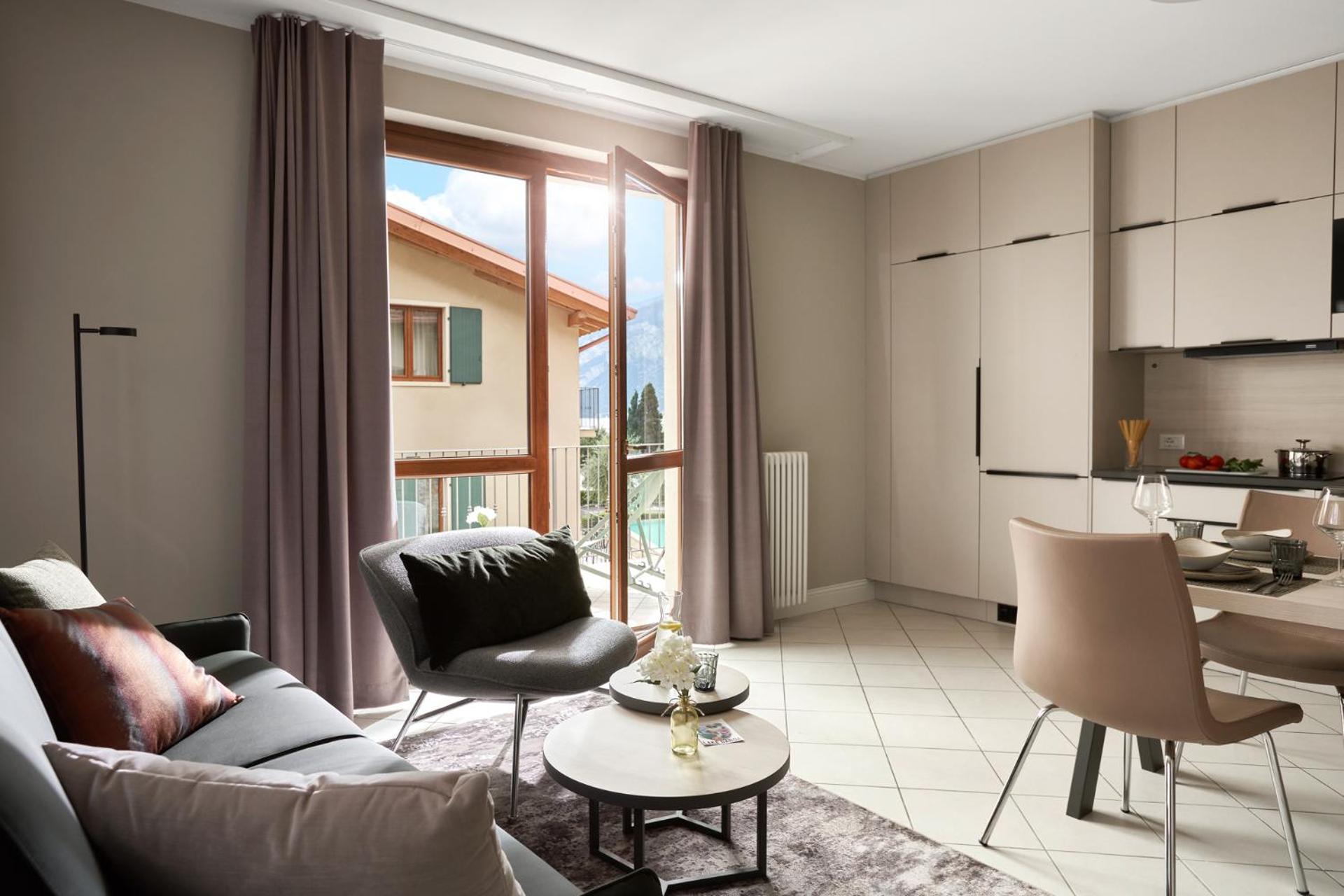 June Stay Lake Garda 브렌조네 술 가르다 외부 사진