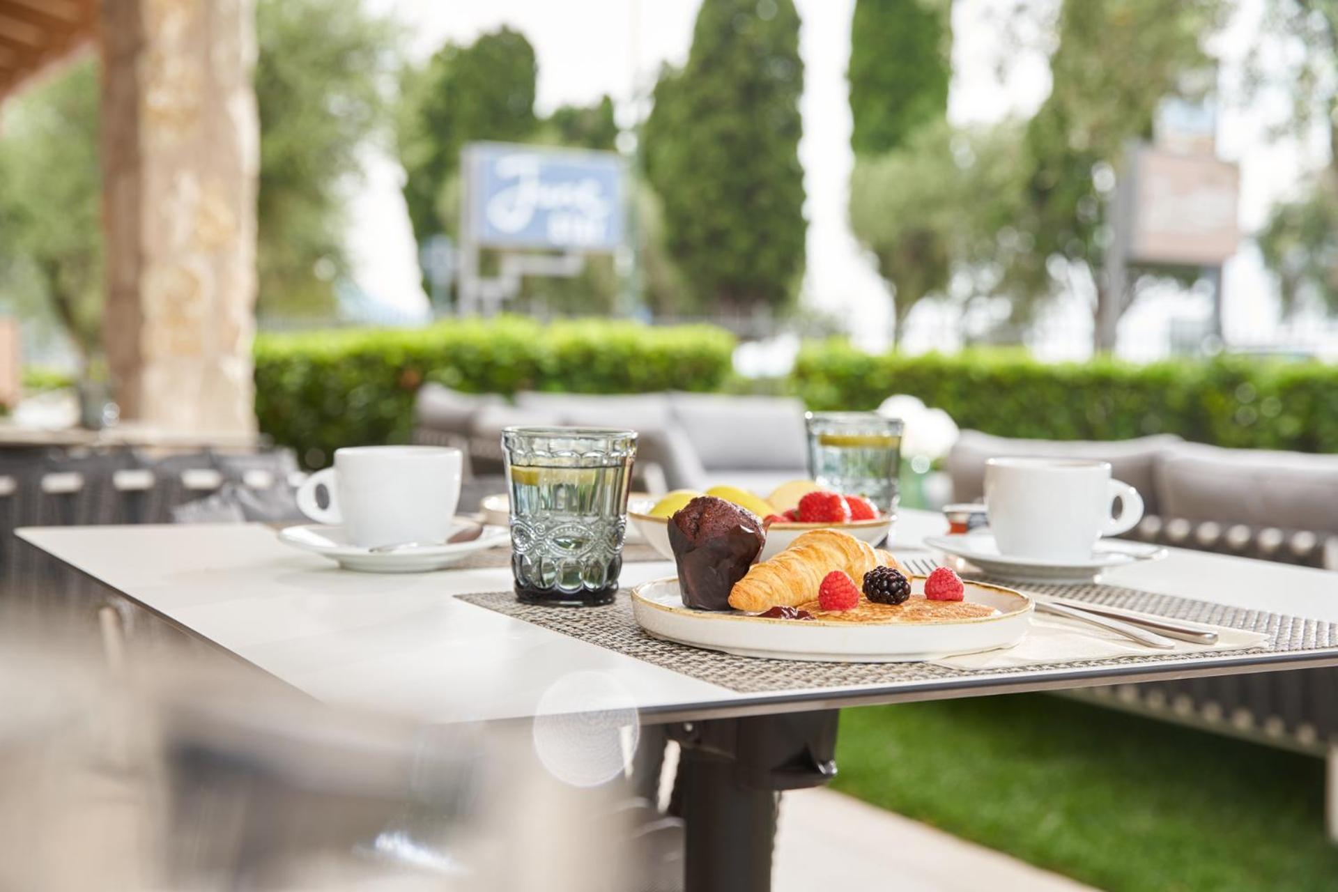 June Stay Lake Garda 브렌조네 술 가르다 외부 사진