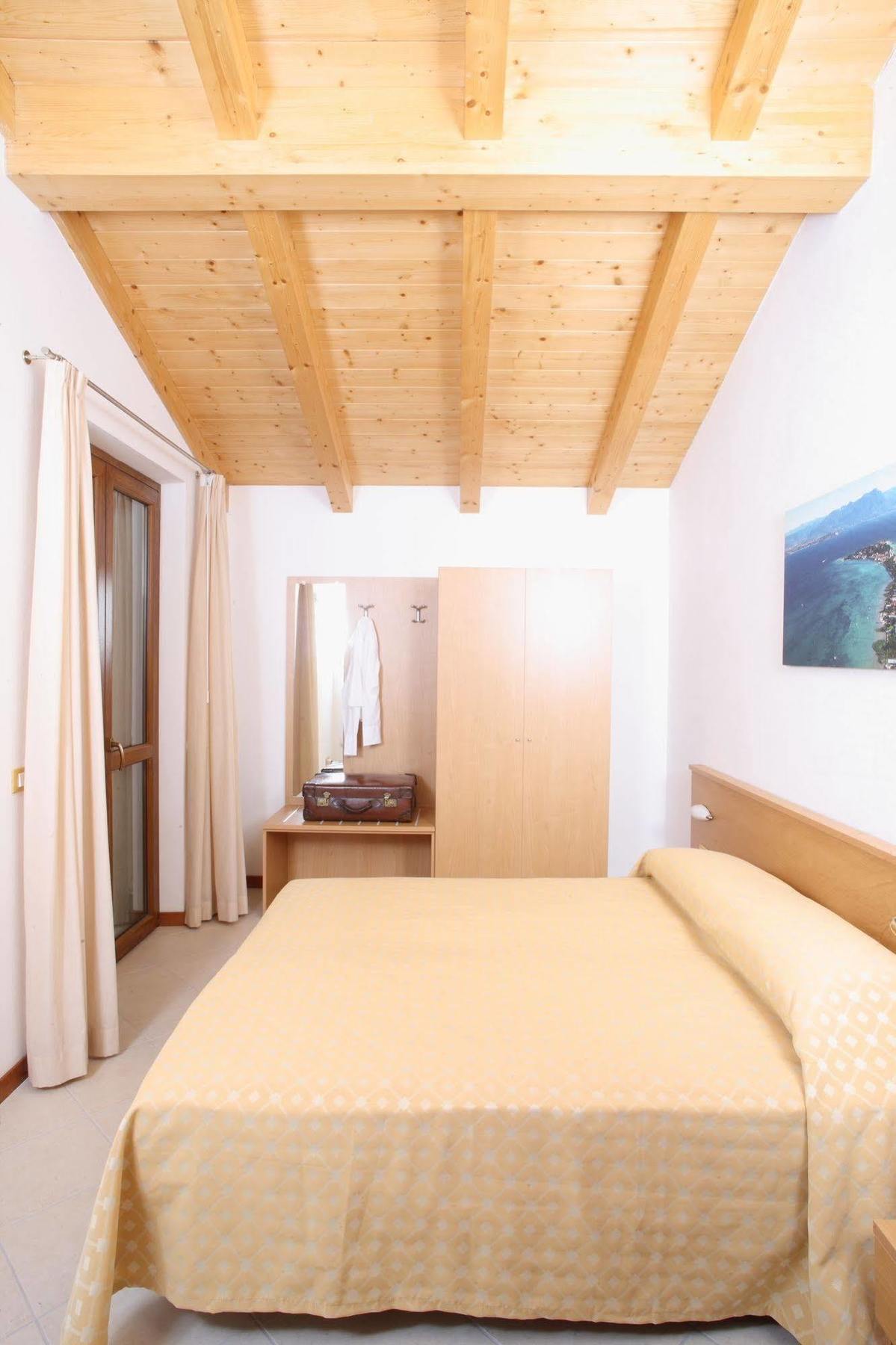 June Stay Lake Garda 브렌조네 술 가르다 외부 사진