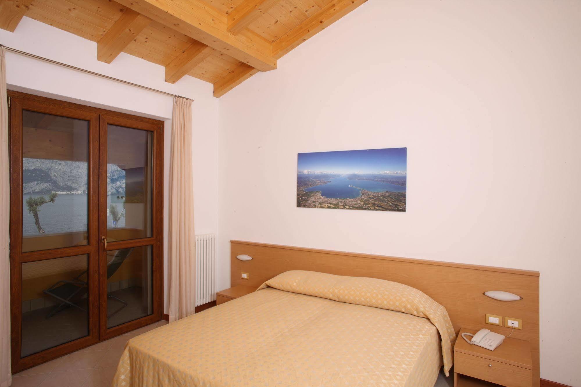 June Stay Lake Garda 브렌조네 술 가르다 외부 사진