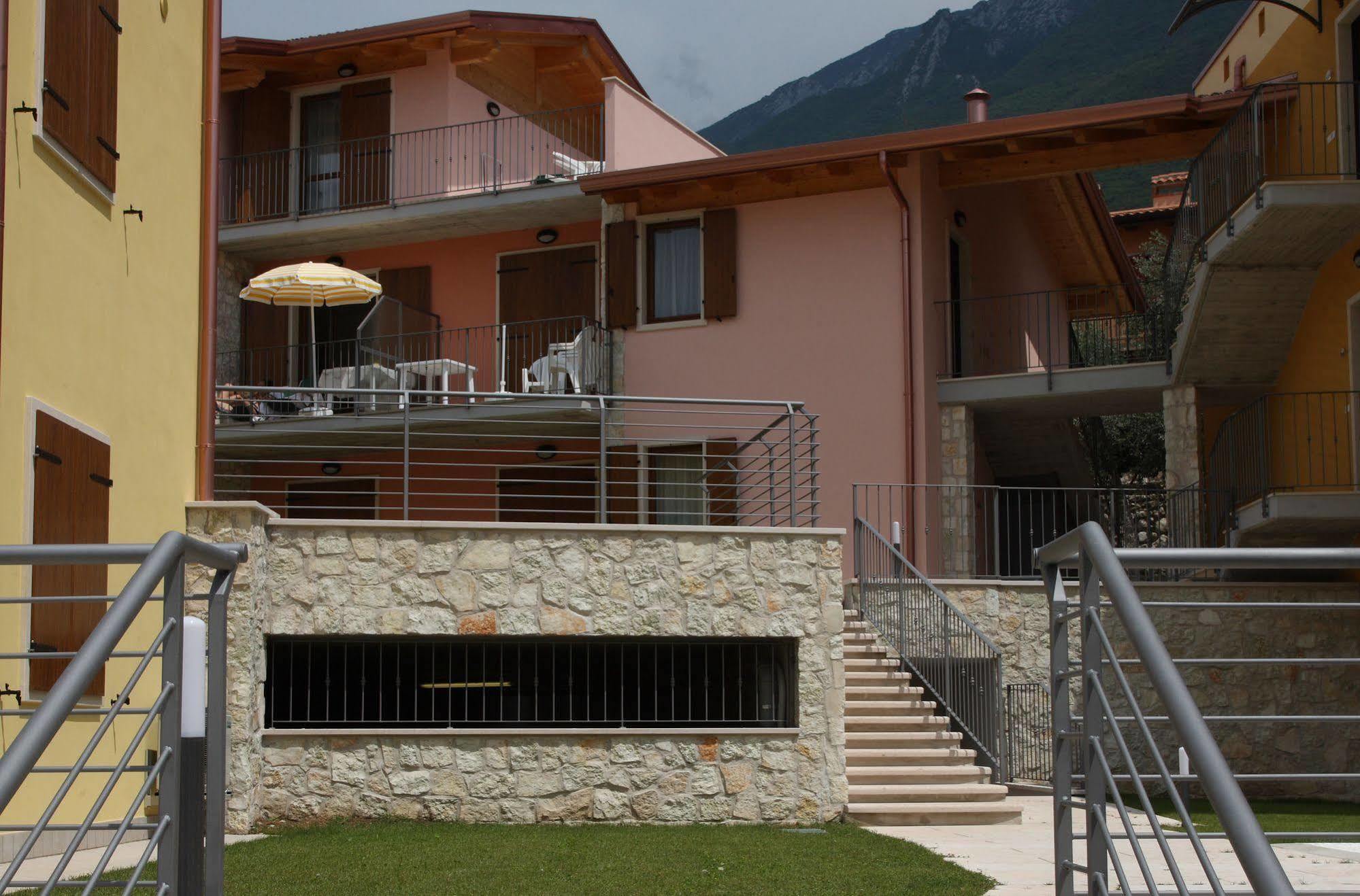 June Stay Lake Garda 브렌조네 술 가르다 외부 사진
